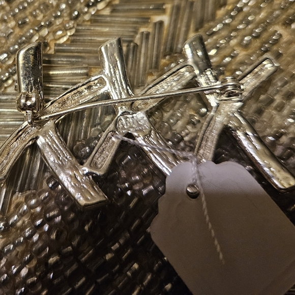 Brooch - Picture 3 of 3